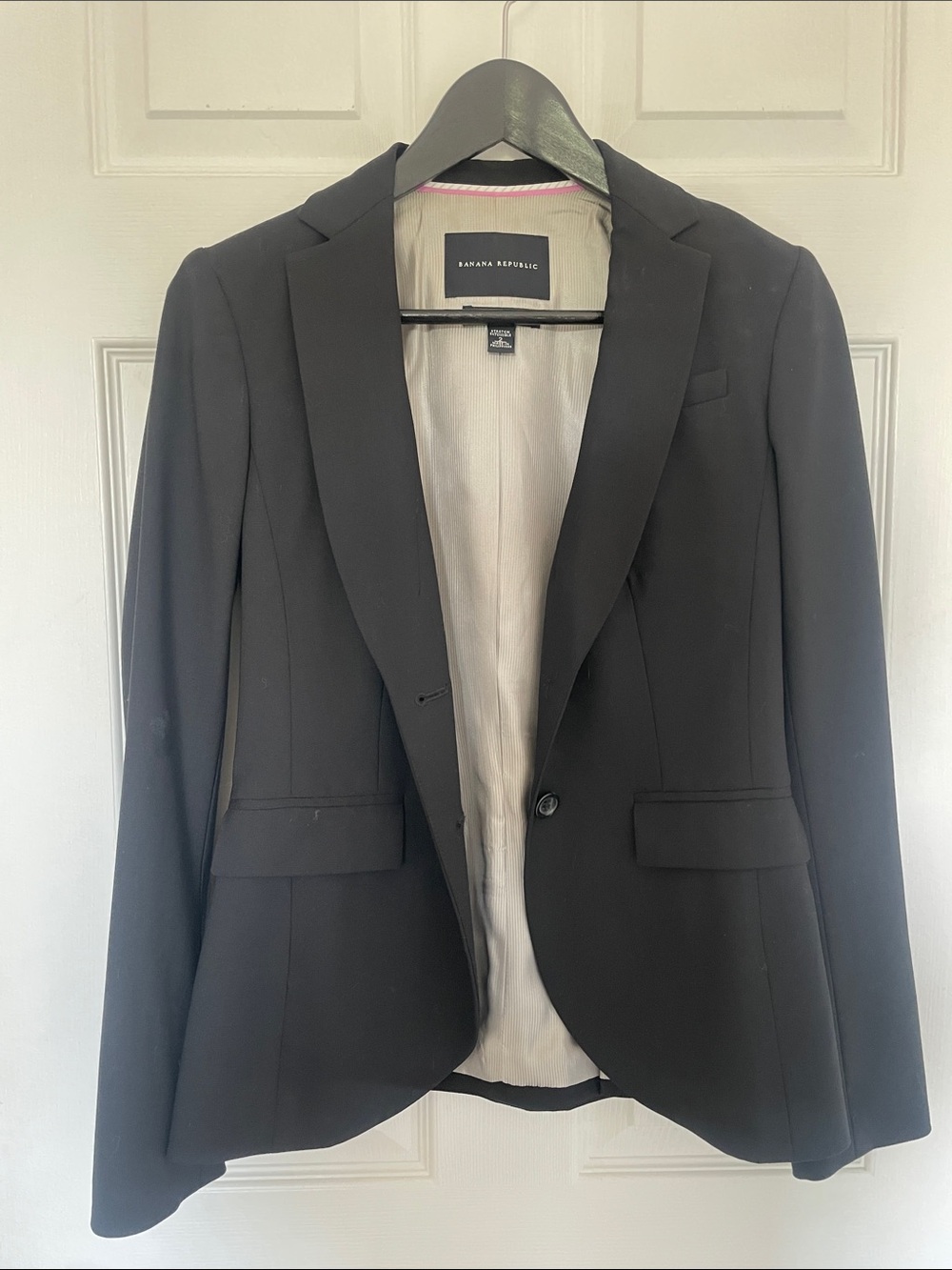 Banana Republic Black Women's Tuxedo Jacket 96% Virgin Wool Sz 2
